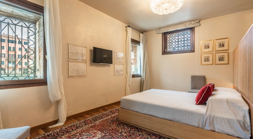 Photo of Jewel on the Grand Canal