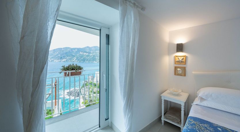 Photo of Splendour & Sea