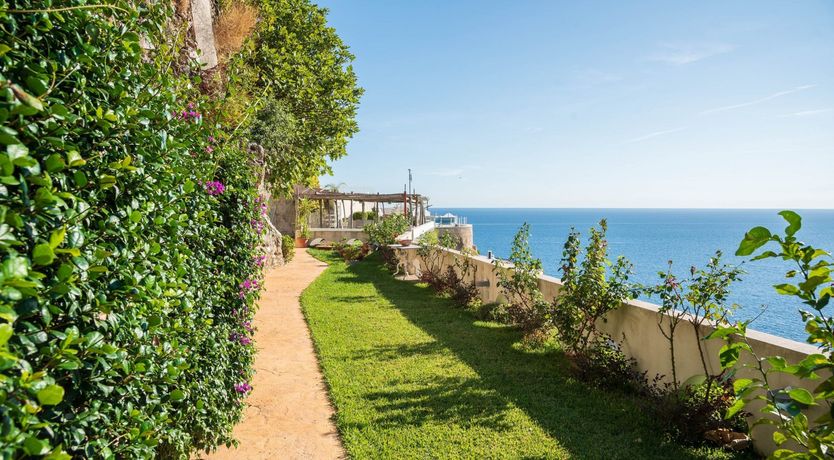 Photo of Splendour & Sea