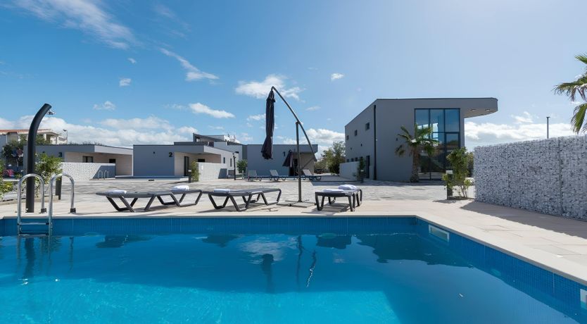 Photo of Alpinism & Embellishment