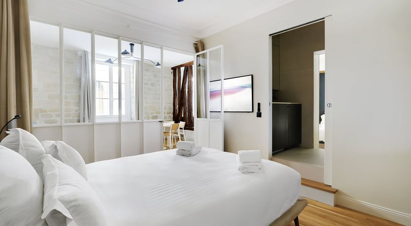 Photo of Parisian Paragon