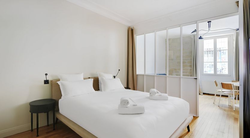 Photo of Parisian Paragon