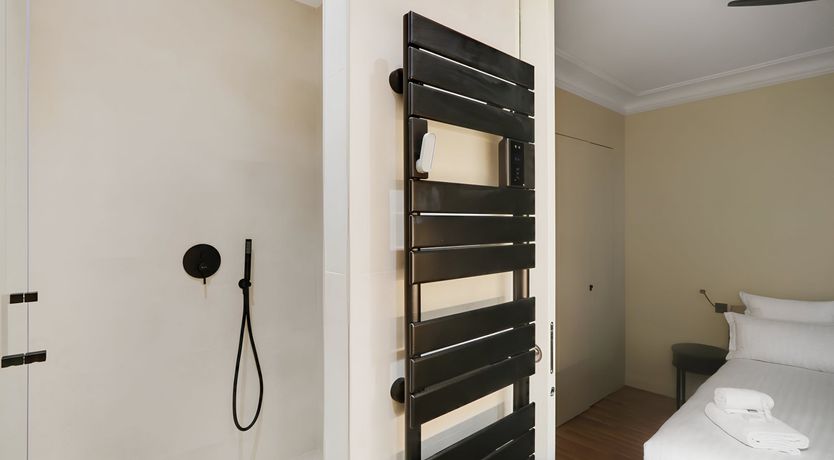 Photo of Parisian Paragon