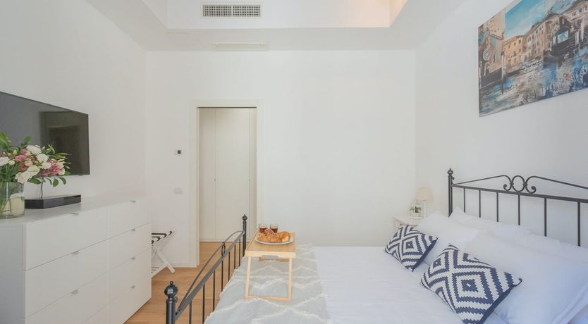 Photo of Sweet Wine & Olive Oil