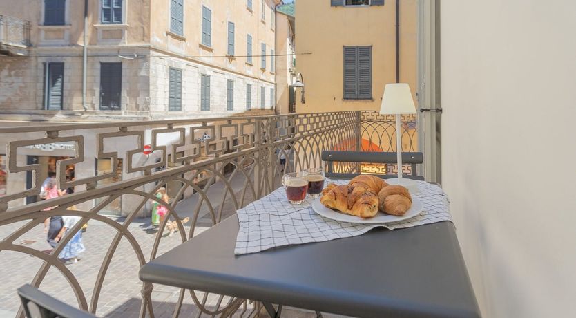 Photo of Sweet Wine & Olive Oil