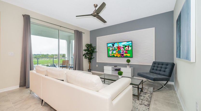 Photo of Orlando Breeze