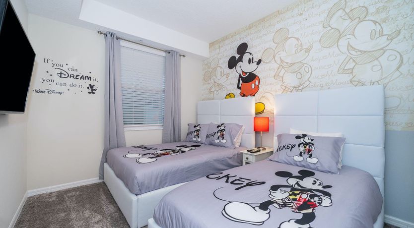 Photo of Orlando Breeze