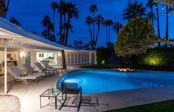 Glamorous Glitz Holiday Home