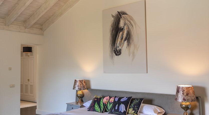 Photo of Obsidian Glow