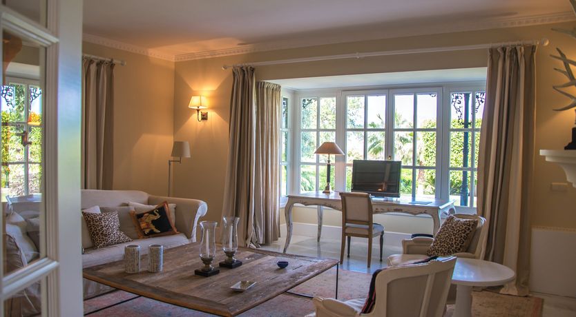 Photo of Obsidian Glow