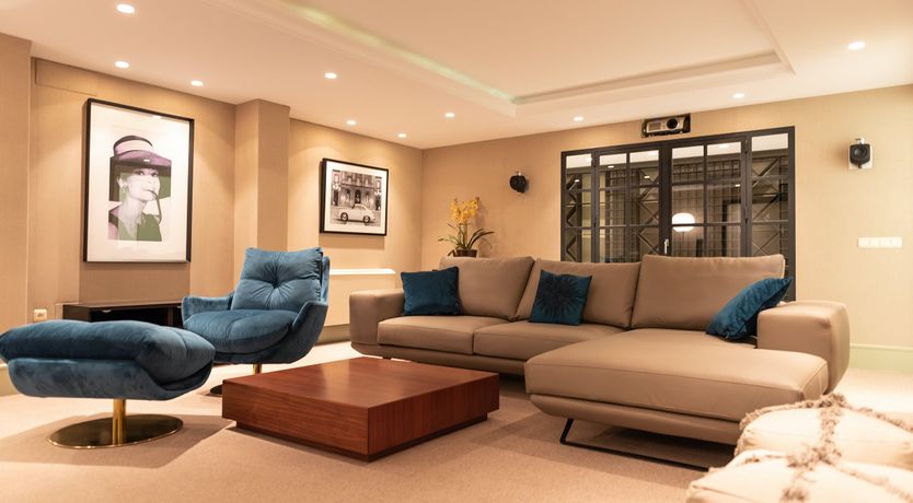 Photo of Obsidian Glow