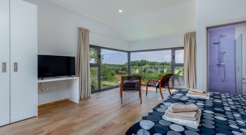 Photo of Poet's Retreat