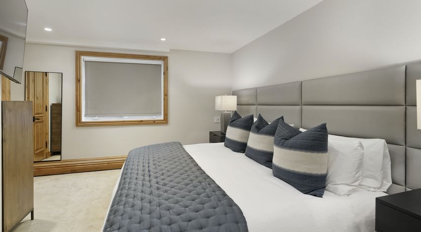 Photo of Snowfall Serenity