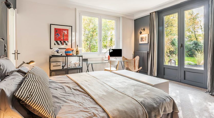 Photo of Silver & Black