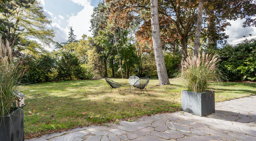 Photo of Silver & Black