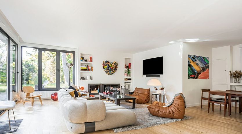 Photo of Silver & Black