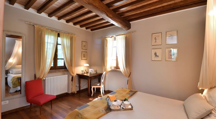 Photo of Tuscan Crescent