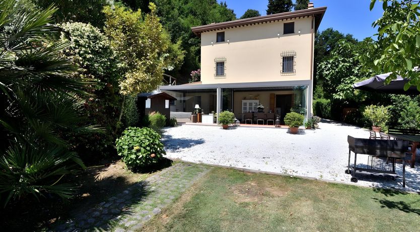 Photo of Tuscan Crescent