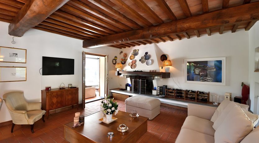 Photo of Tuscan Crescent