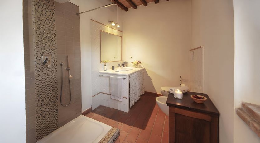 Photo of Tuscan Crescent