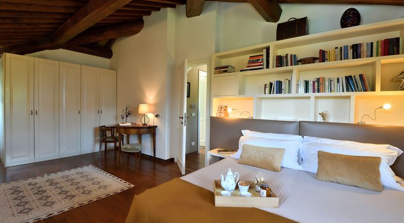 Photo of Tuscan Crescent