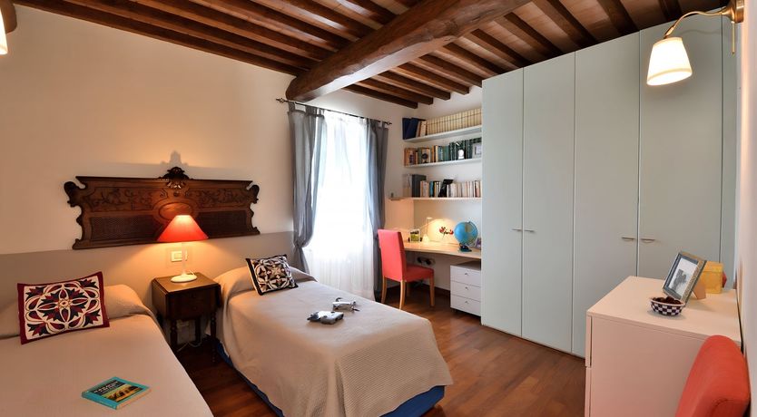 Photo of Tuscan Crescent