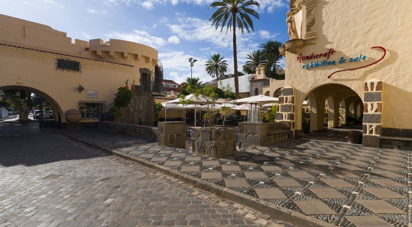 Photo of Shades of Palm