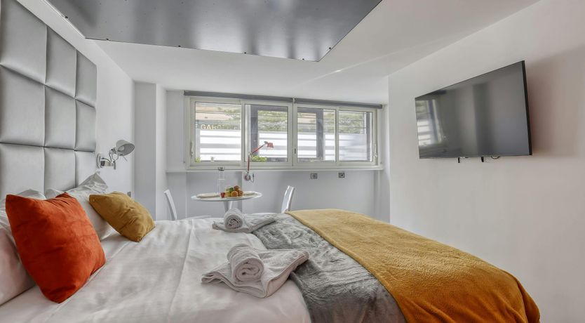 Photo of Modern Time