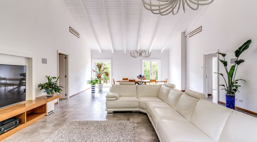 Photo of Sweet Lemon Grove