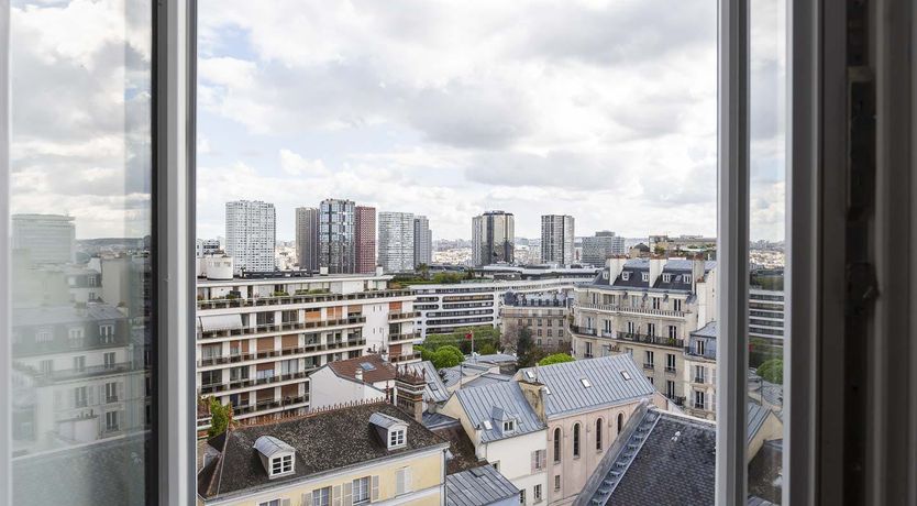 Photo of The Paris Mover