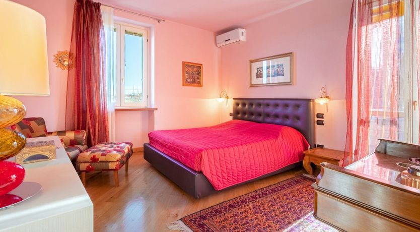 Photo of Sunset Manor