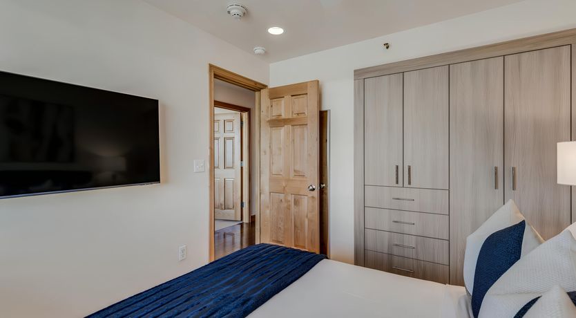 Photo of Winter Sky Retreat