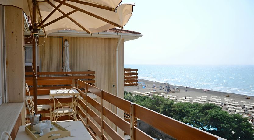 Photo of The Poet's Paradise