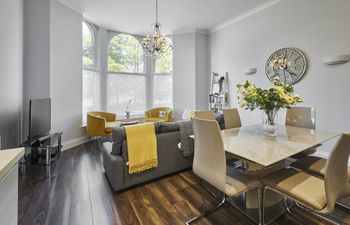Moors & Shore Apartment