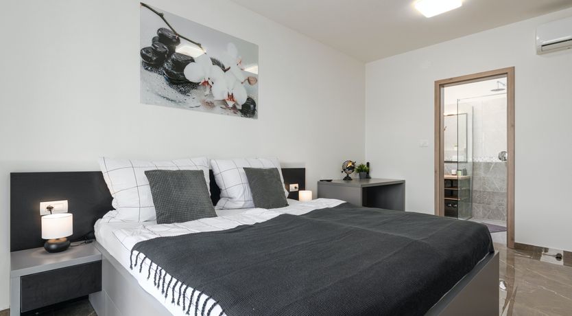 Photo of Honey Honey Honey