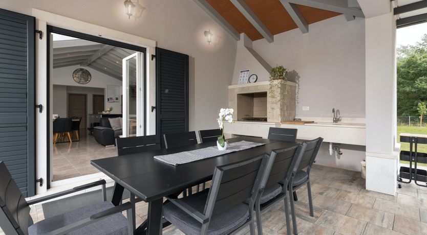 Photo of Honey Honey Honey