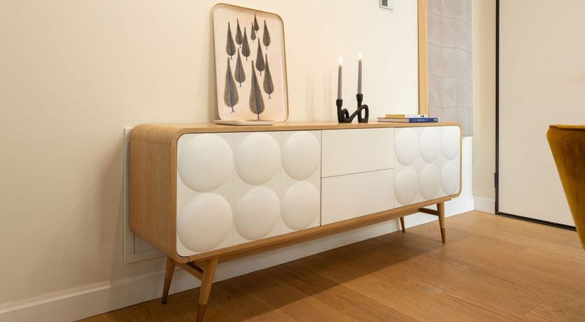 Photo of Emblem of the Lily