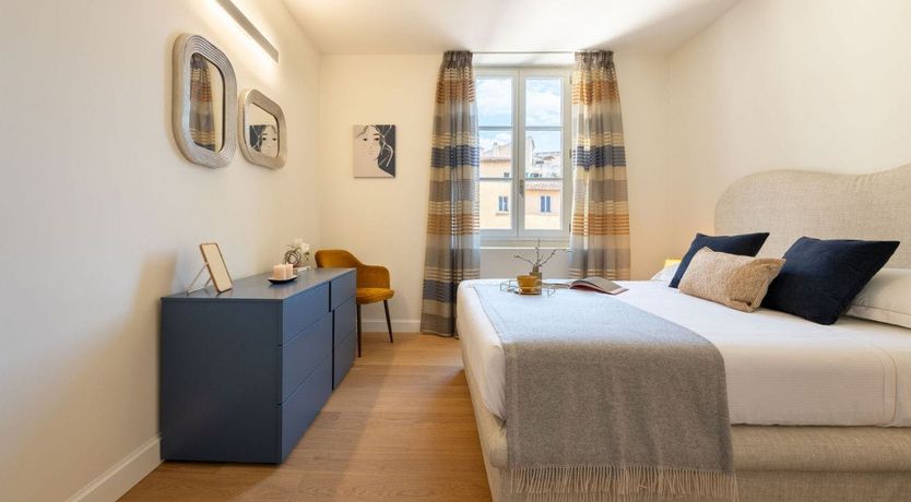 Photo of Emblem of the Lily