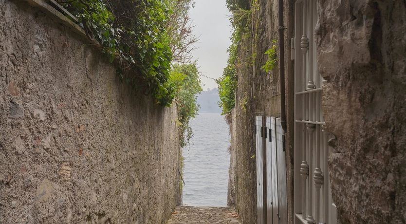 Photo of Charming Hideout by the Lake