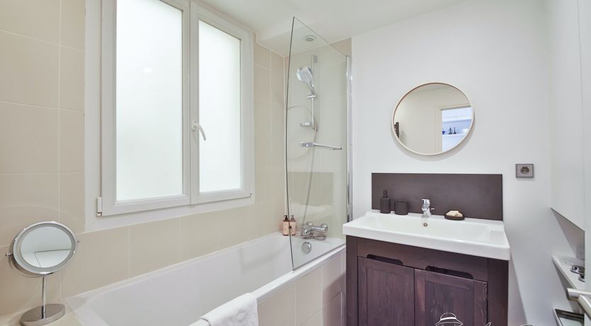 Photo of Le Charme Parisien