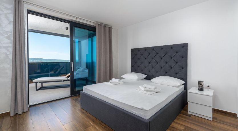 Photo of Golden Turquoise