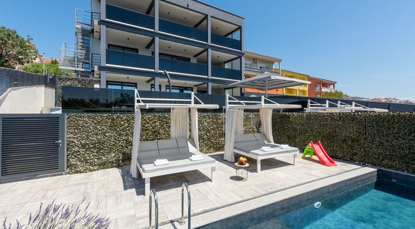 Photo of Golden Turquoise