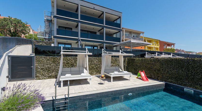 Photo of Golden Turquoise