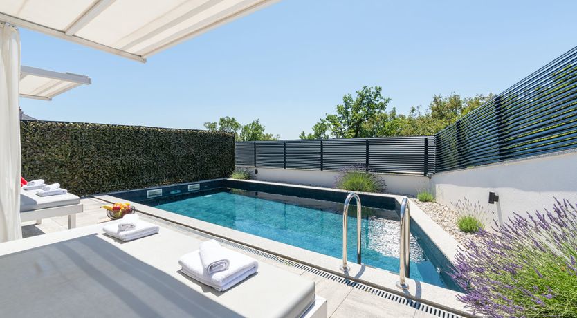 Photo of Golden Turquoise