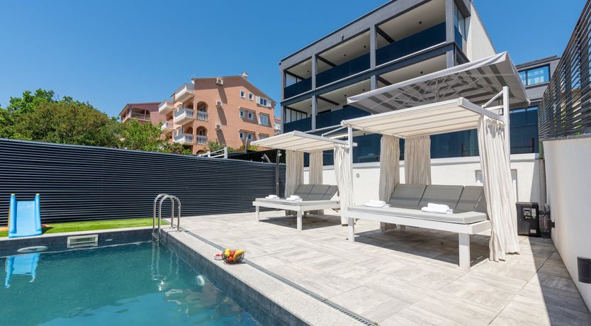 Photo of Golden Turquoise