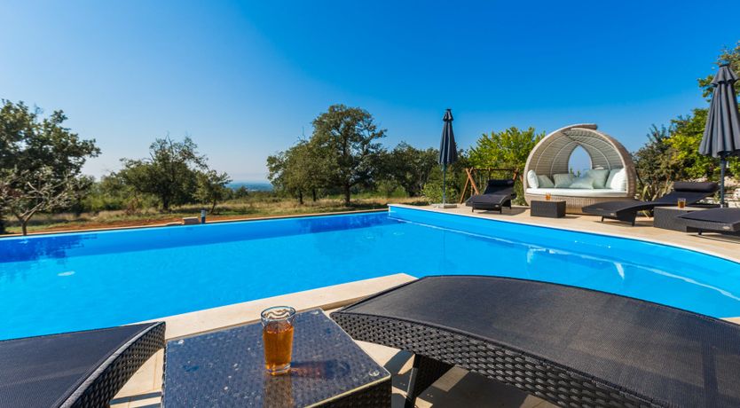 Photo of Cliffside Hideaway