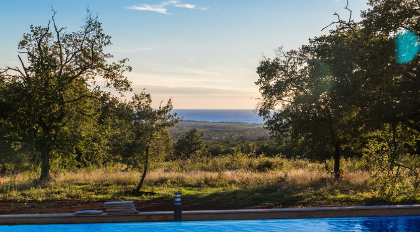 Photo of Cliffside Hideaway