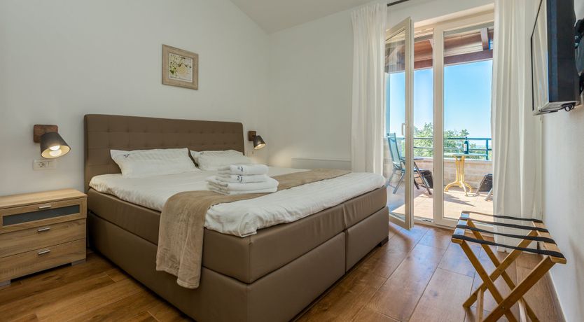 Photo of Cliffside Hideaway