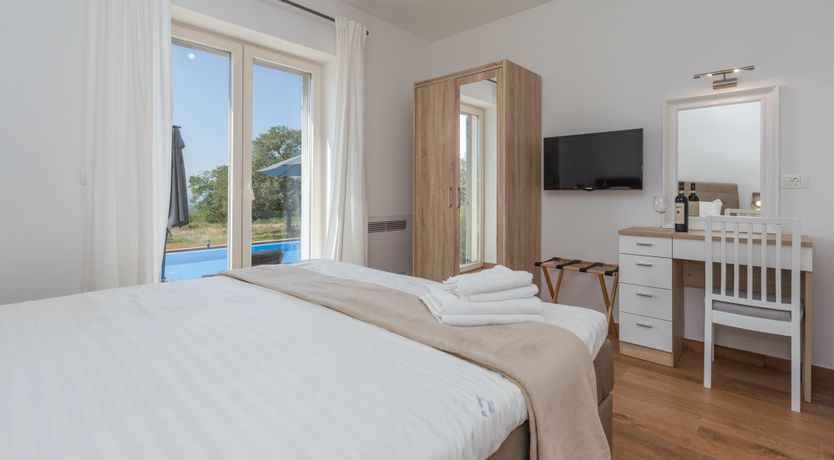 Photo of Cliffside Hideaway