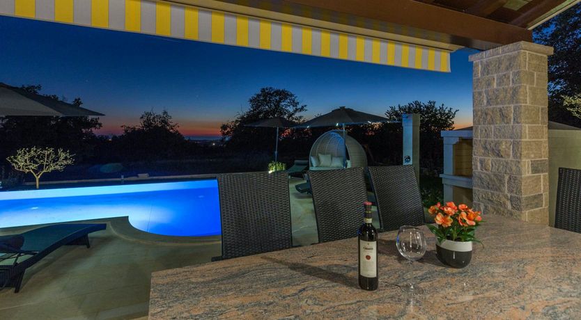 Photo of Cliffside Hideaway